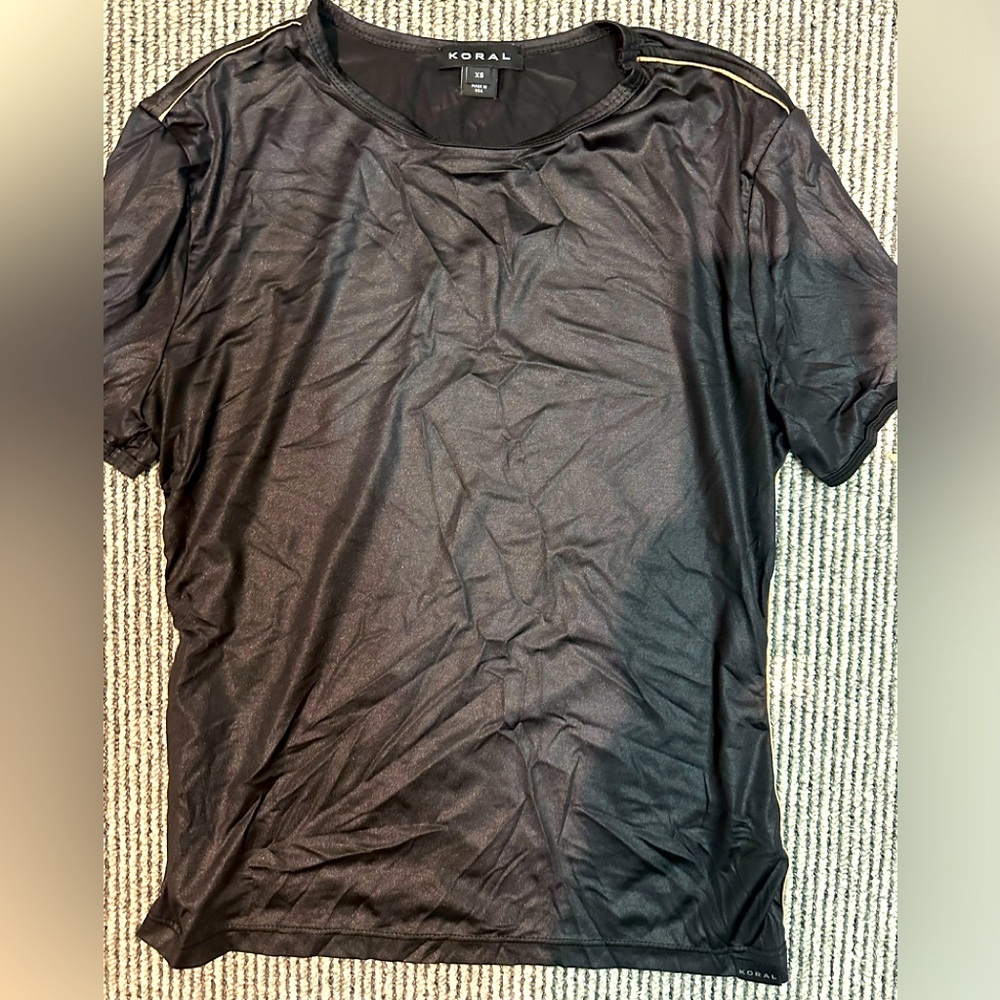 Koral shine tshirt